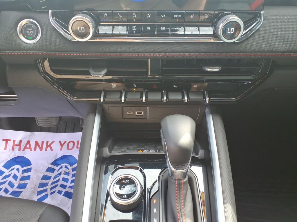 Used 2025 Black Chevrolet Z71 image 25