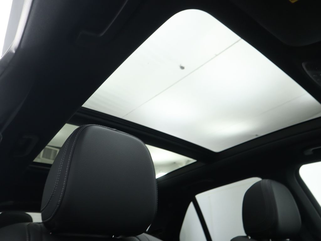 Thumbnail: 2026 Mercedes-Benz GLE - 20