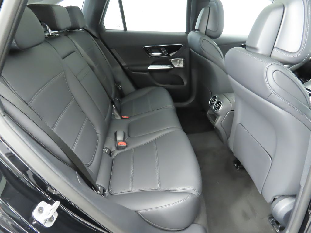 Thumbnail: 2026 Mercedes-Benz GLC - 22