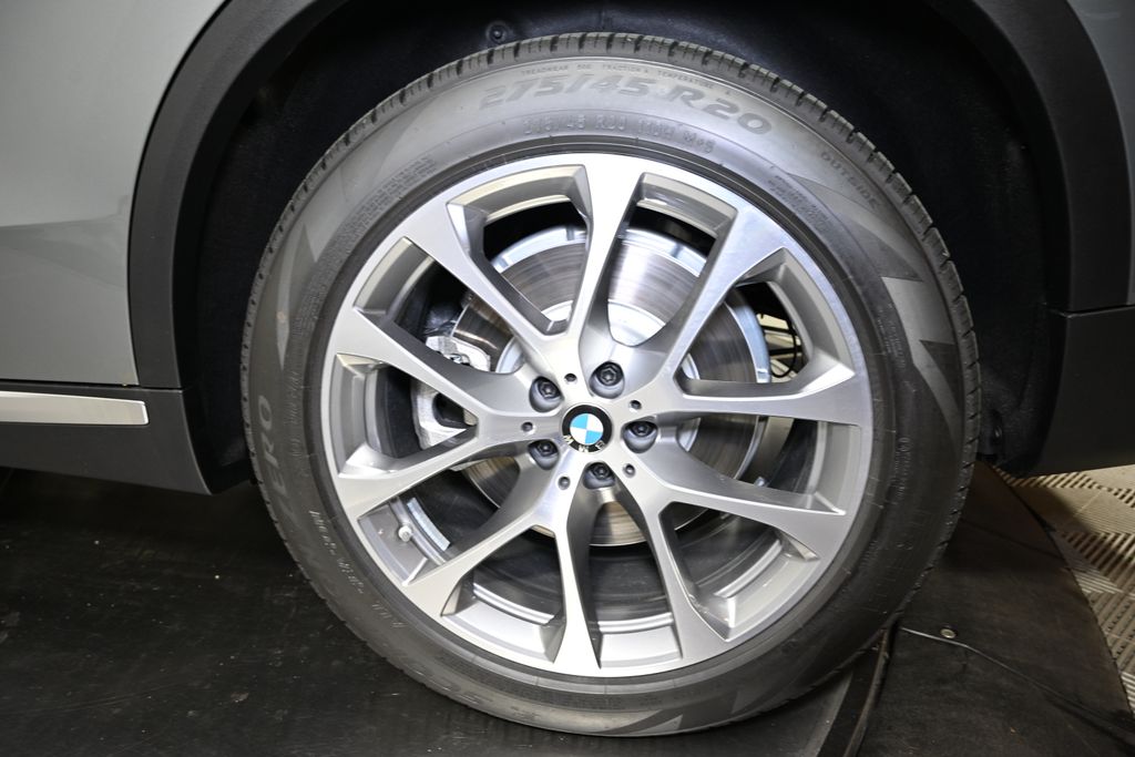 Thumbnail: 2026 BMW X5 - 13