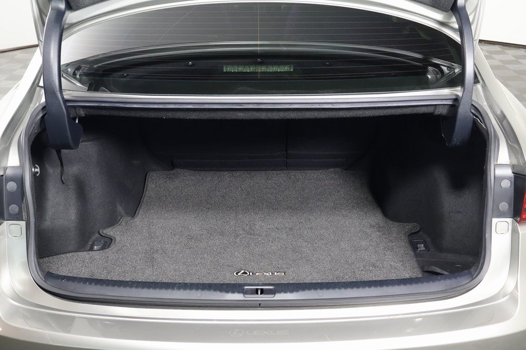 Thumbnail: 2015 Lexus IS - 14