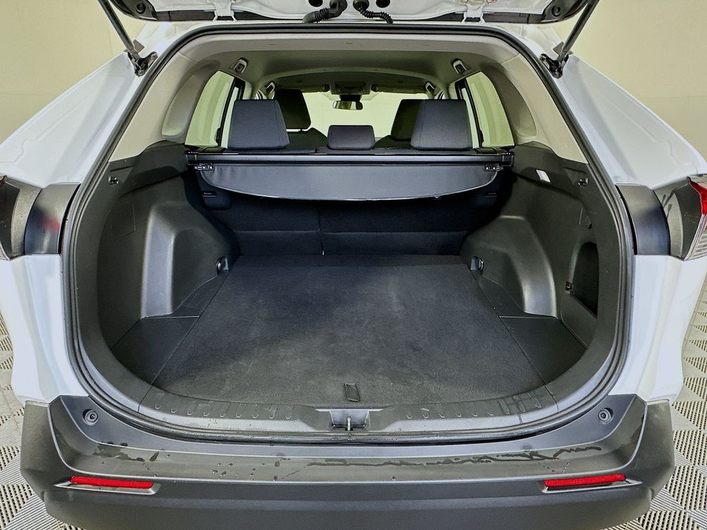 Thumbnail: 2025 Toyota RAV4 - 25