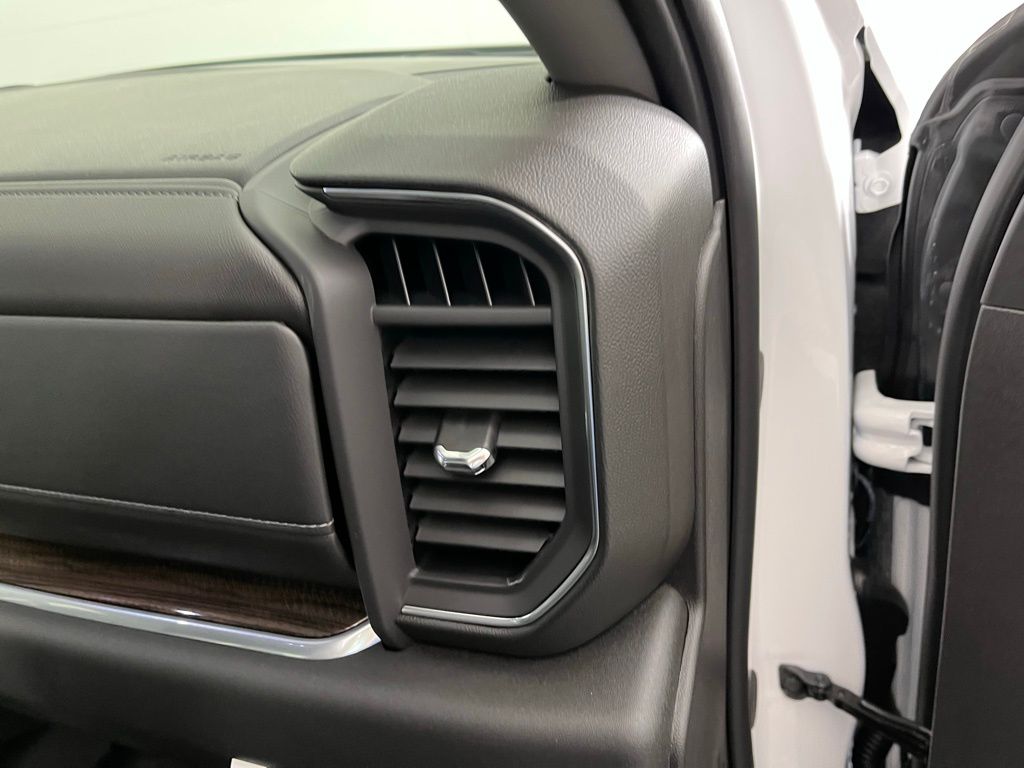 Thumbnail: 2026 Chevrolet Silverado 1500 - 11