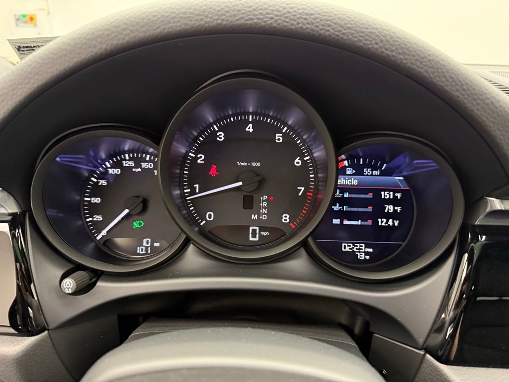 Thumbnail: 2026 Porsche Macan - 11