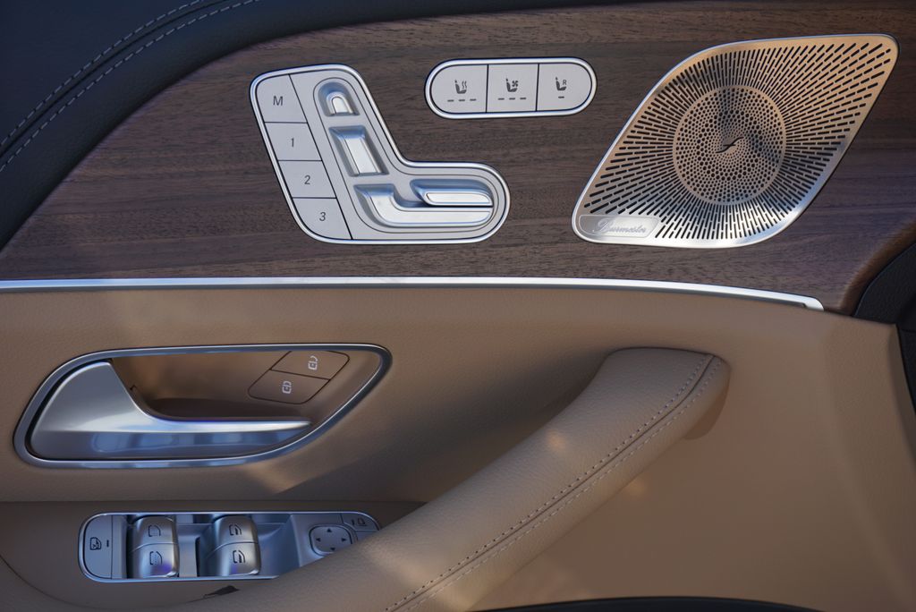 Thumbnail: 2026 Mercedes-Benz GLE - 25