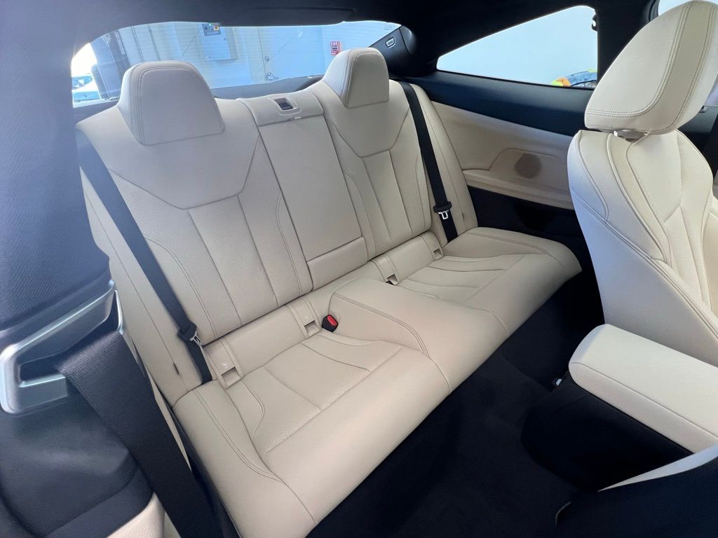 Thumbnail: 2026 BMW 4 Series - 8