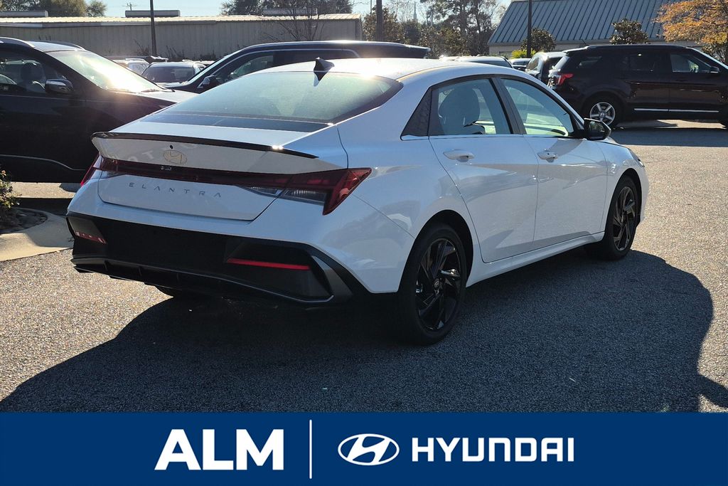 New 2026 White Hyundai SEL Sport image 6
