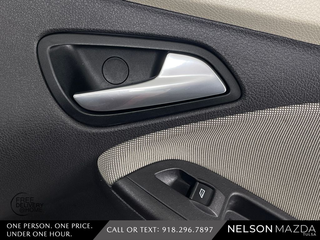 Used 2014 Red Ford SE image 41