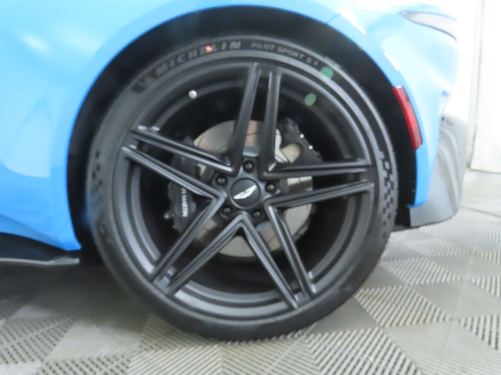 Thumbnail: 2025 Aston Martin Vantage - 27