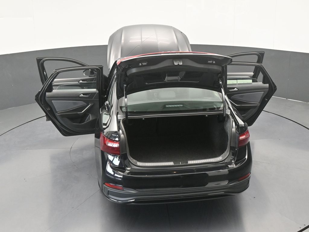 Used 2025 Black Volkswagen 1.5T SE image 64