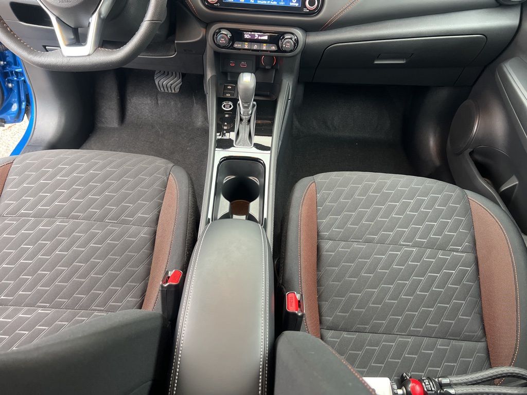 2024 Nissan Kicks SR photo