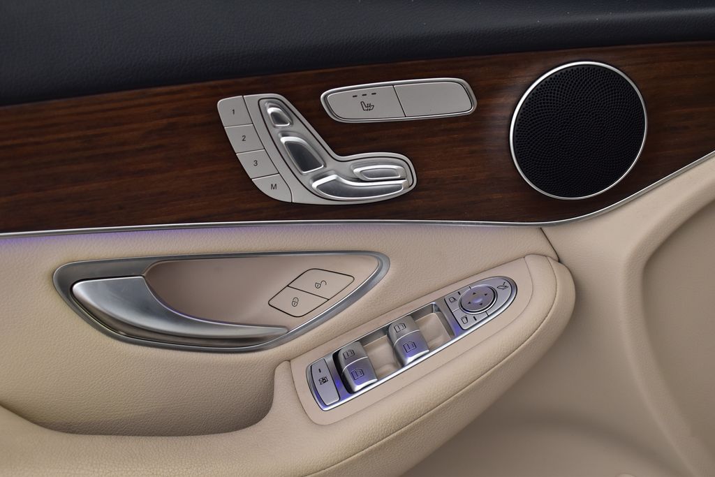 Thumbnail: 2022 Mercedes-Benz GLC - 13