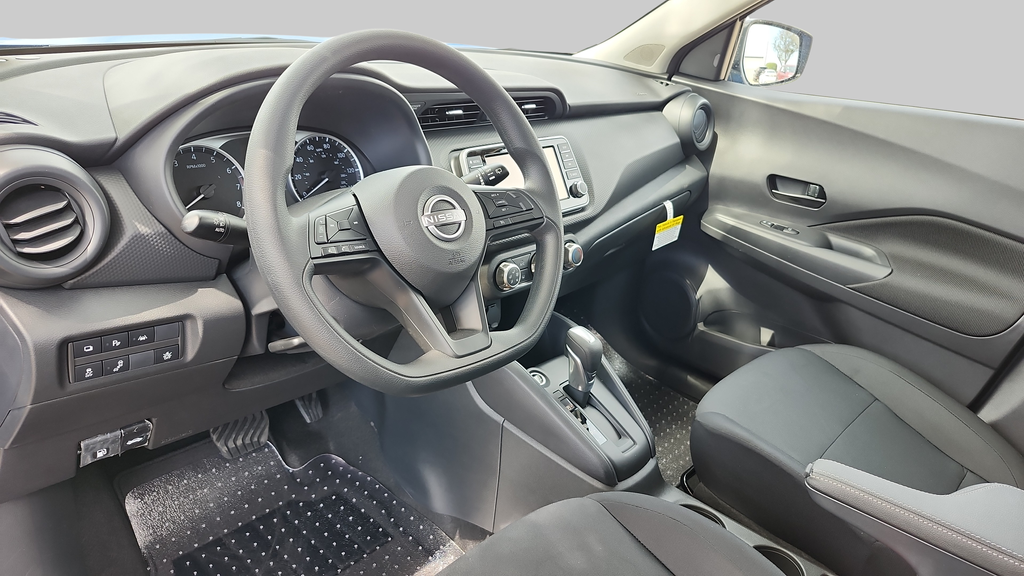 2025 Nissan Kicks Play