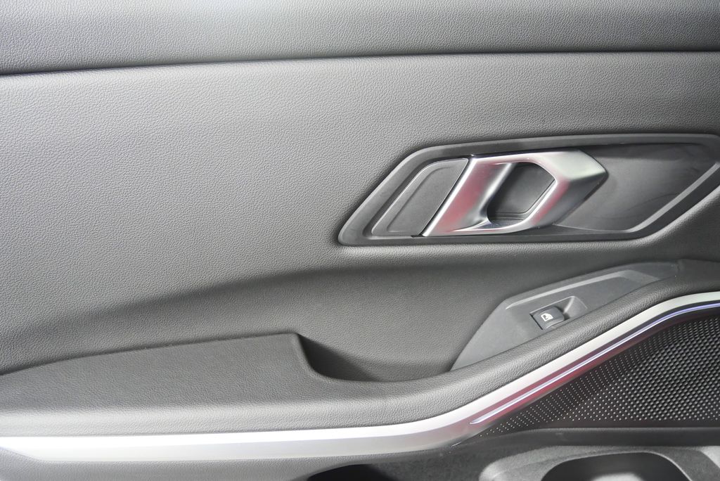 Thumbnail: 2024 BMW 3 Series - 14