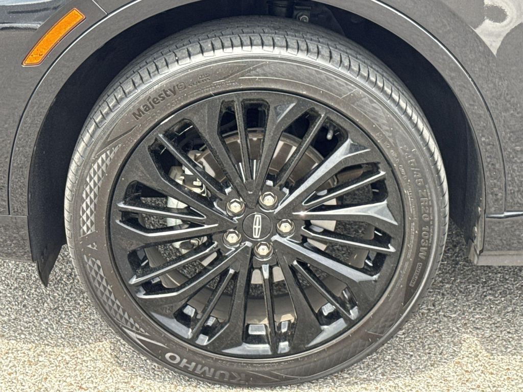 2024 Infinite Black Metallic Clearcoat Lincoln Corsair Reserve FWD SUV