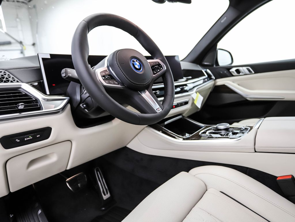 Thumbnail: 2026 BMW X5 - 10