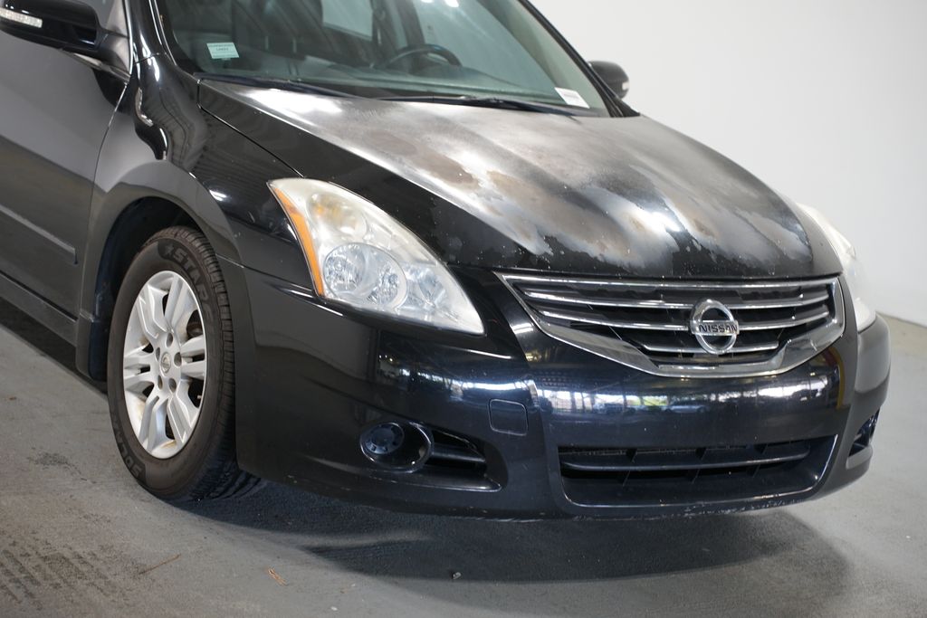 Thumbnail: 2011 Nissan Altima - 4
