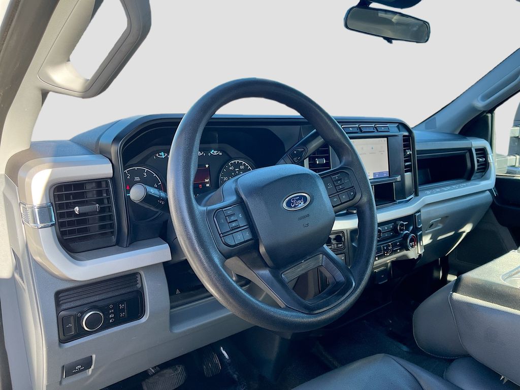 Used 2024 Oxford White Ford XL image 9