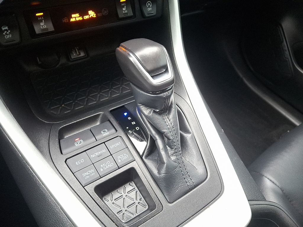 Thumbnail: 2023 Toyota RAV4 - 16