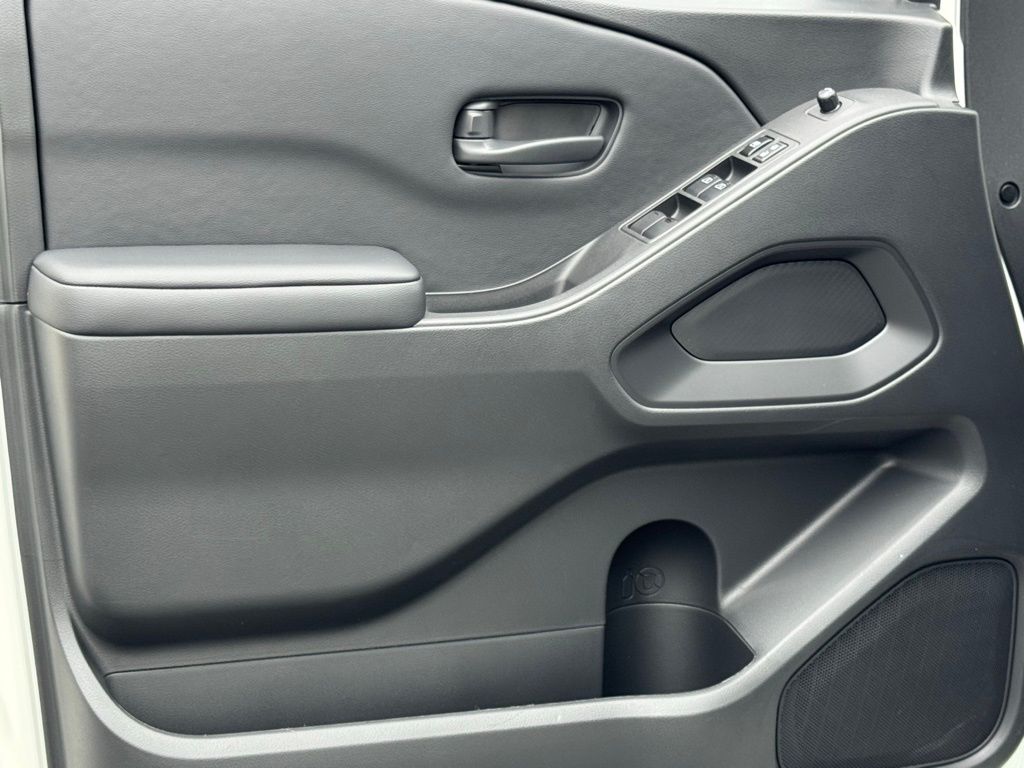 2026 Nissan Frontier SV - Photo 11