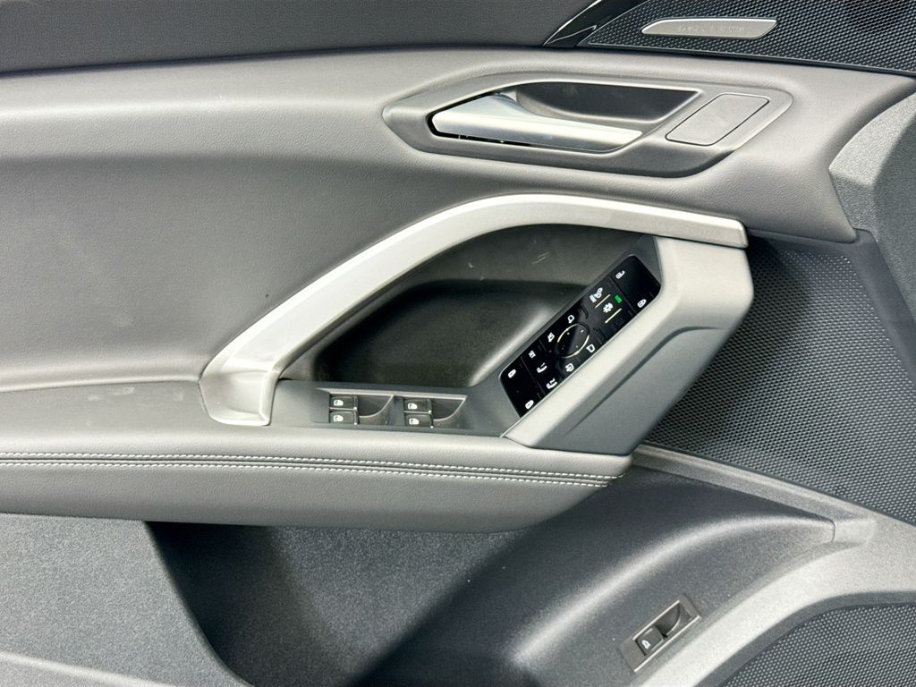 Thumbnail: 2025 Audi Q5 - 23