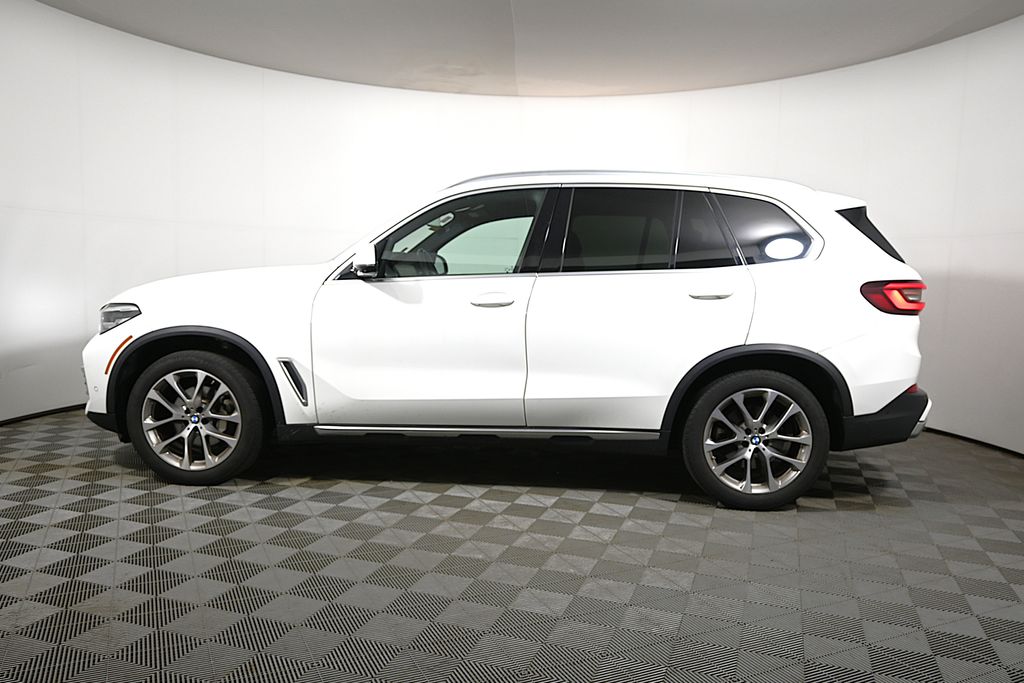 Thumbnail: 2022 BMW X5 - 2
