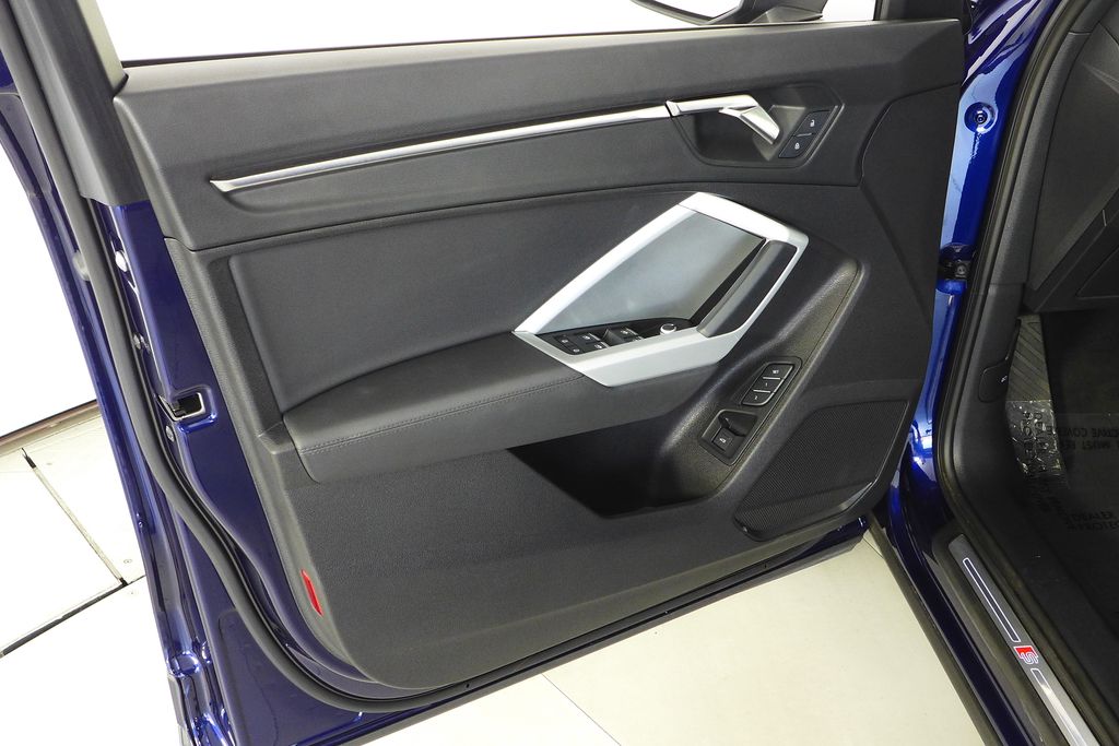 Thumbnail: 2022 Audi Q3 - 11