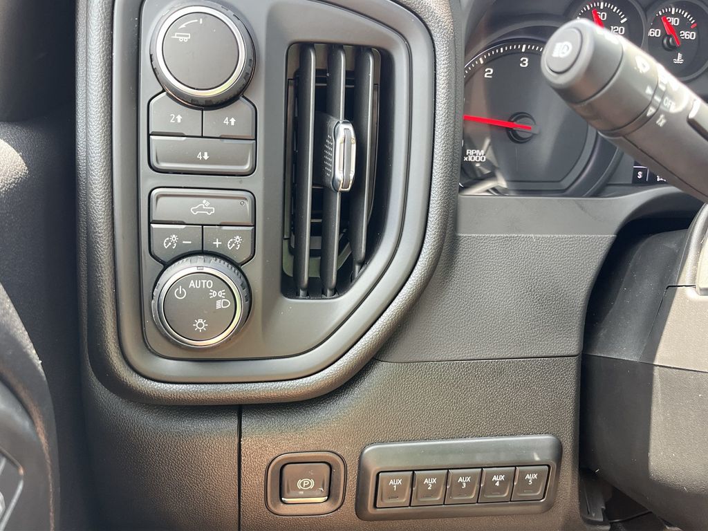 2025 Chevrolet Silverado 3500HD Work Truck photo