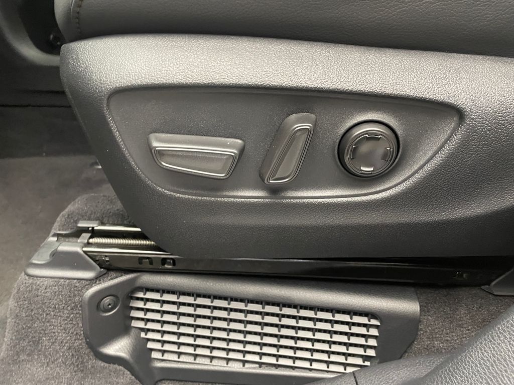 Thumbnail: 2026 Toyota Sienna - 14