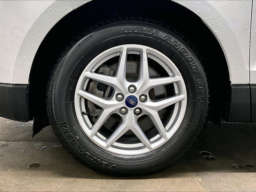 2022 Ford Edge — photo 7