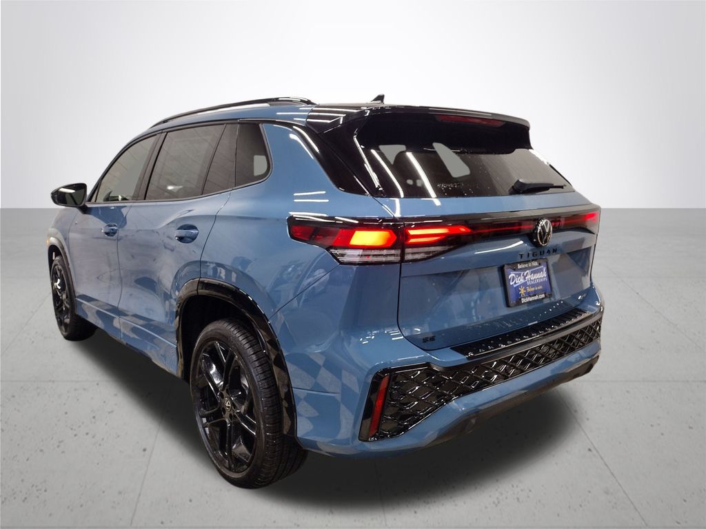 2025 Volkswagen Tiguan 2.0T SE R-Line Black