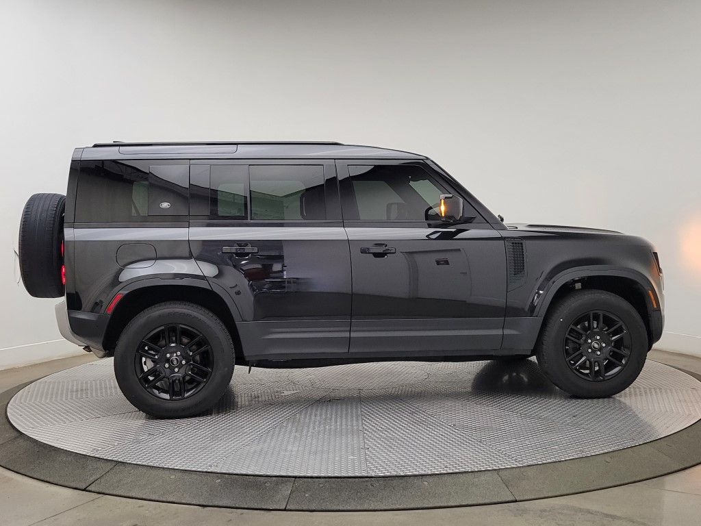 Thumbnail: 2021 Land Rover Defender - 7