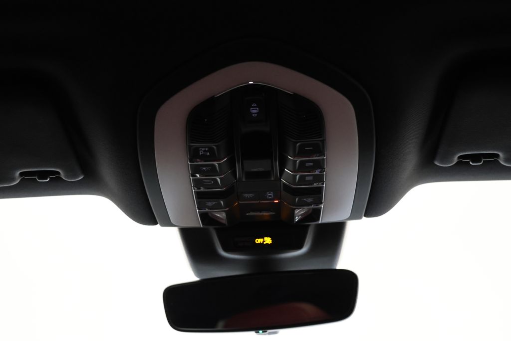 Thumbnail: 2024 Porsche Macan - 16