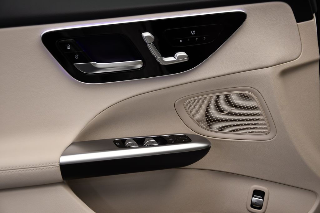 Thumbnail: 2025 Mercedes-Benz C-Class - 32