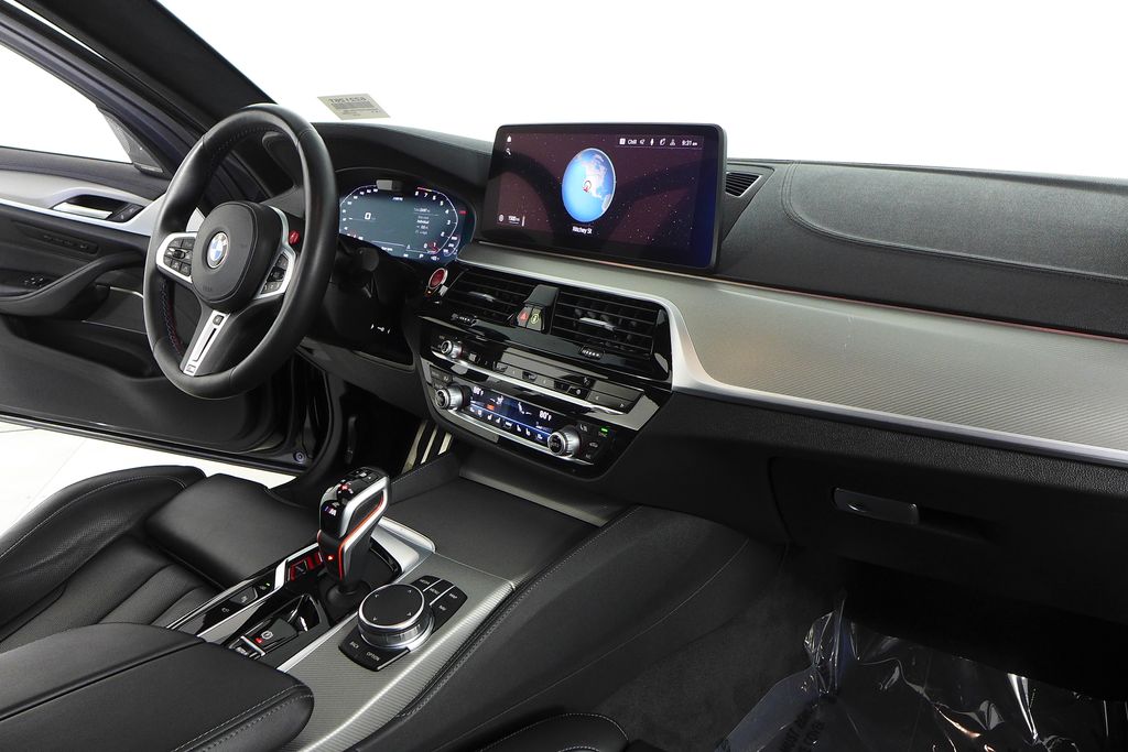 Thumbnail: 2023 BMW M5 - 13