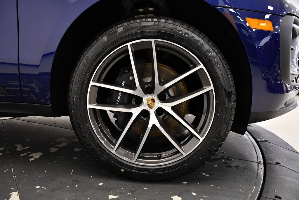 Thumbnail: 2025 Porsche Macan - 19