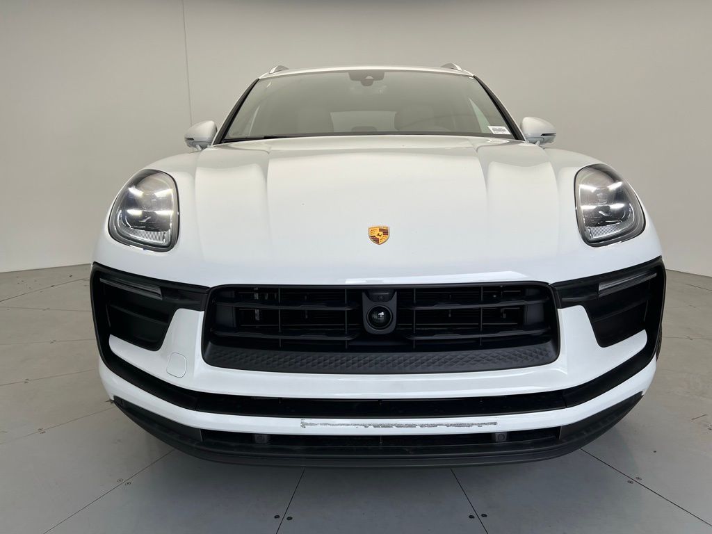 Thumbnail: 2025 Porsche Macan - 25