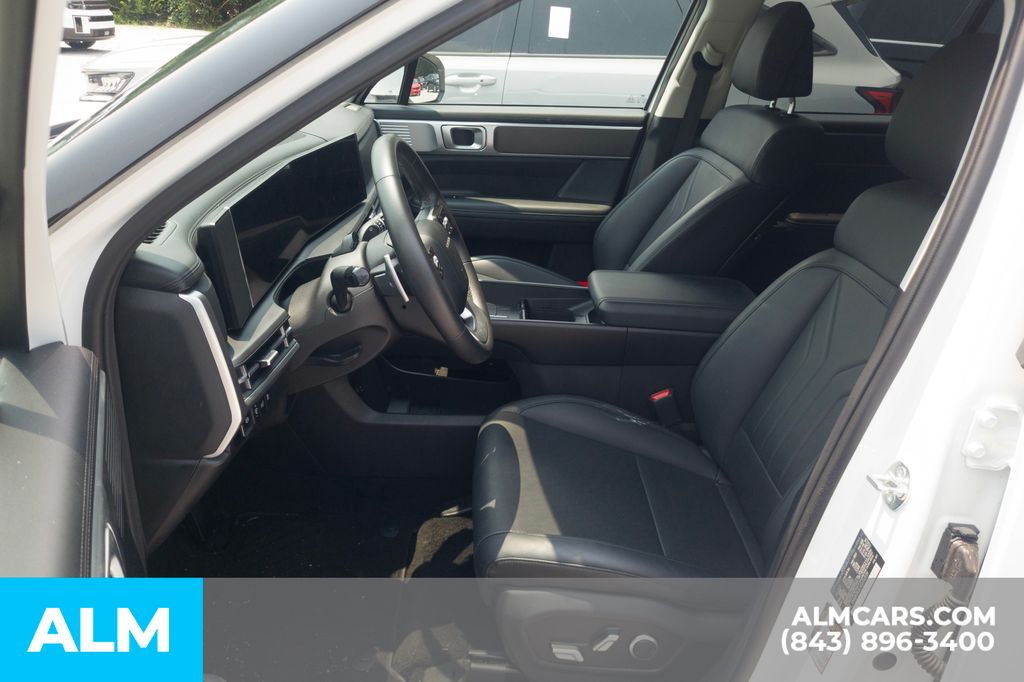 Used 2025 White Hyundai SEL image 6