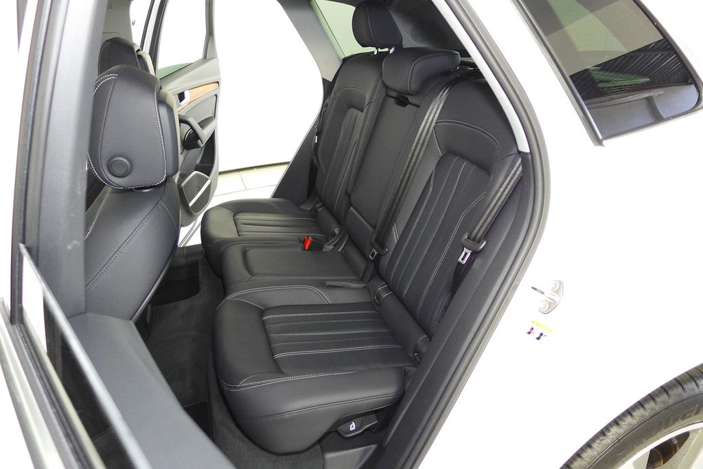 Thumbnail: 2023 Audi Q5 - 21