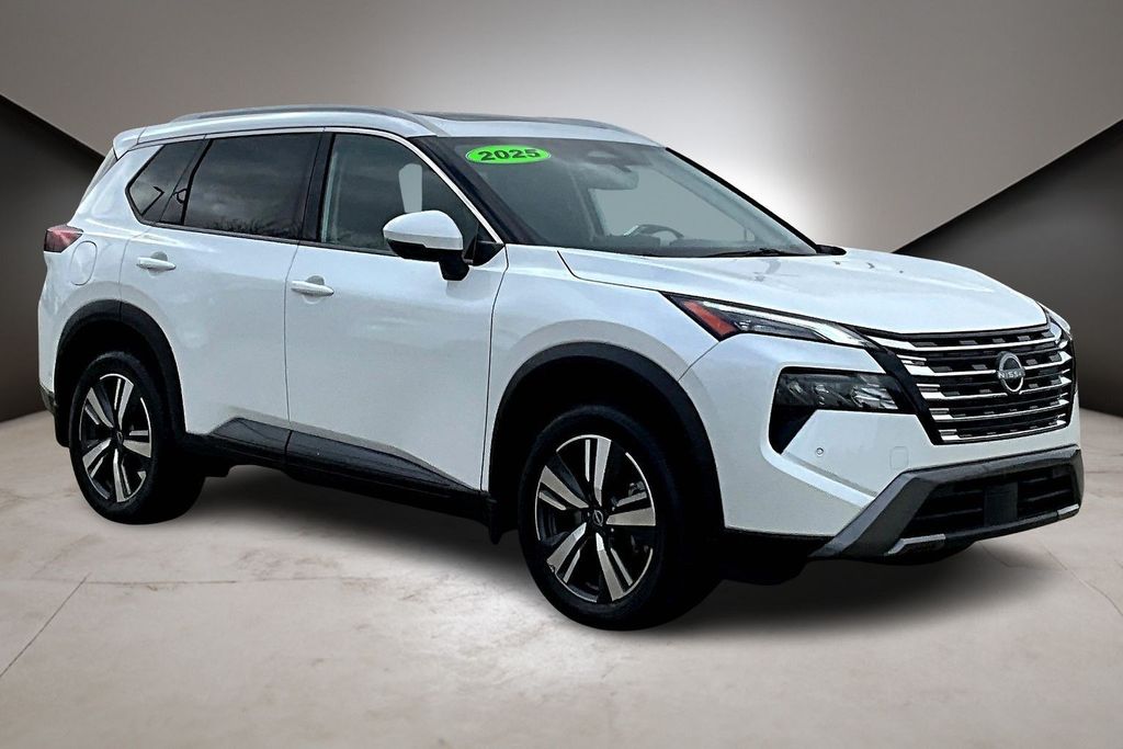 Everest White Pearl 2025 Nissan Rogue SL AWD SUV / Crossover All-Wheel Drive Continuously Variable Transmission