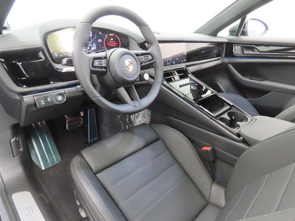 Thumbnail: 2026 Porsche Panamera - 4