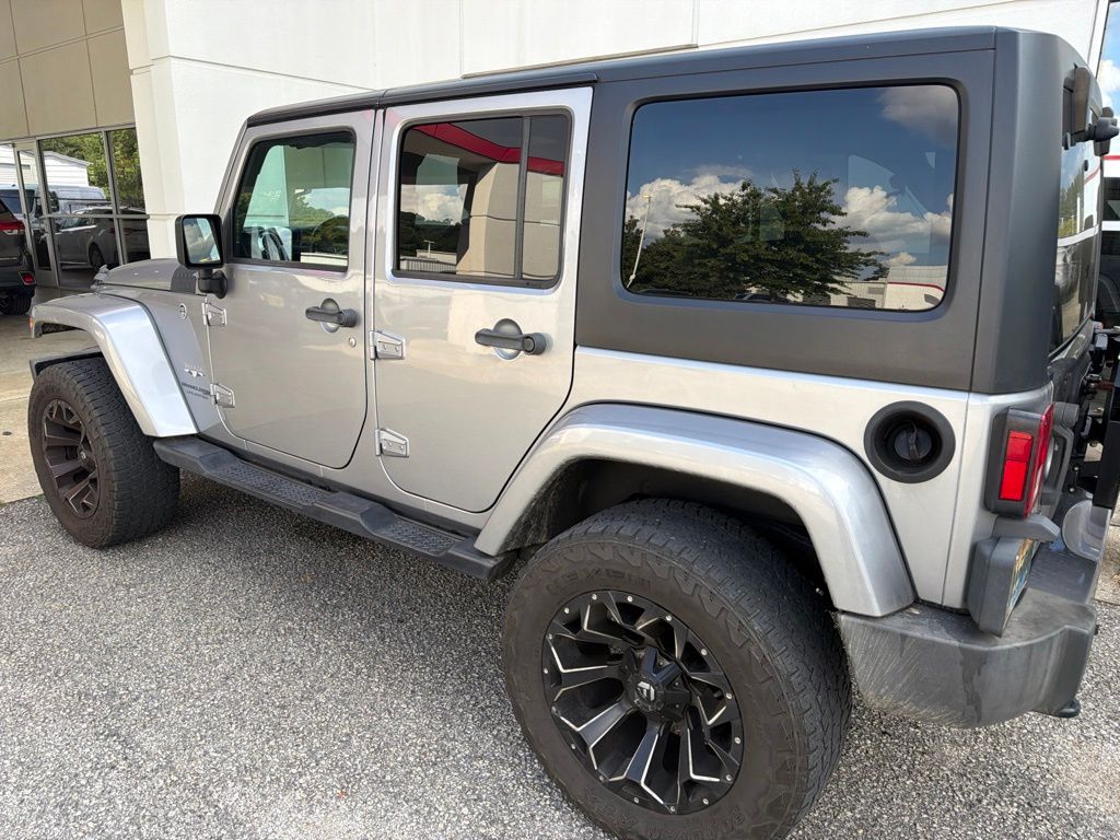 Used 2018 Silver Jeep Unlimited Sahara image 2