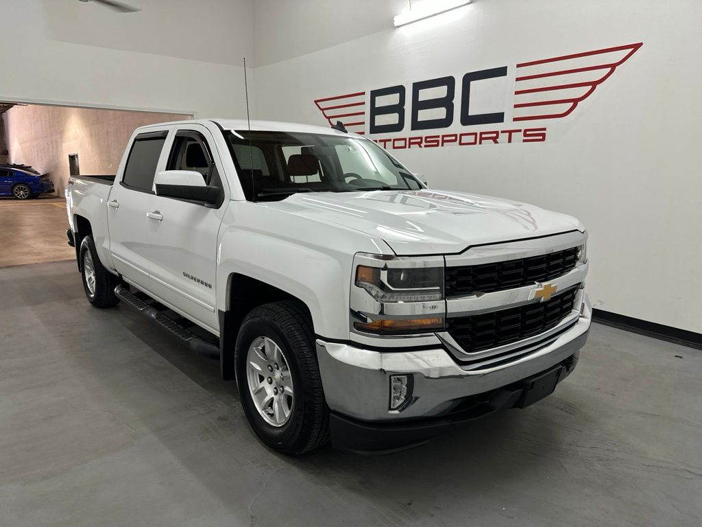 Summit White 2017 Chevrolet Silverado 1500 Pickup Truck Four-Wheel Drive 6-Speed Automatic Overdrive