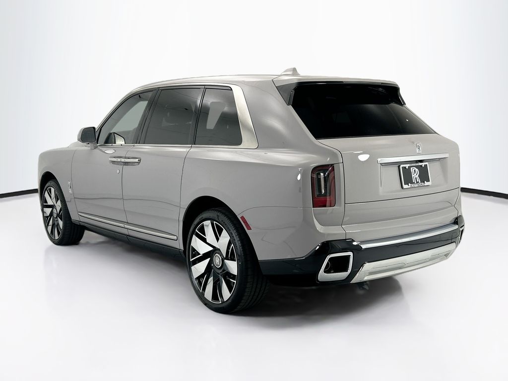 Thumbnail: 2027 Rolls-Royce Cullinan - 7