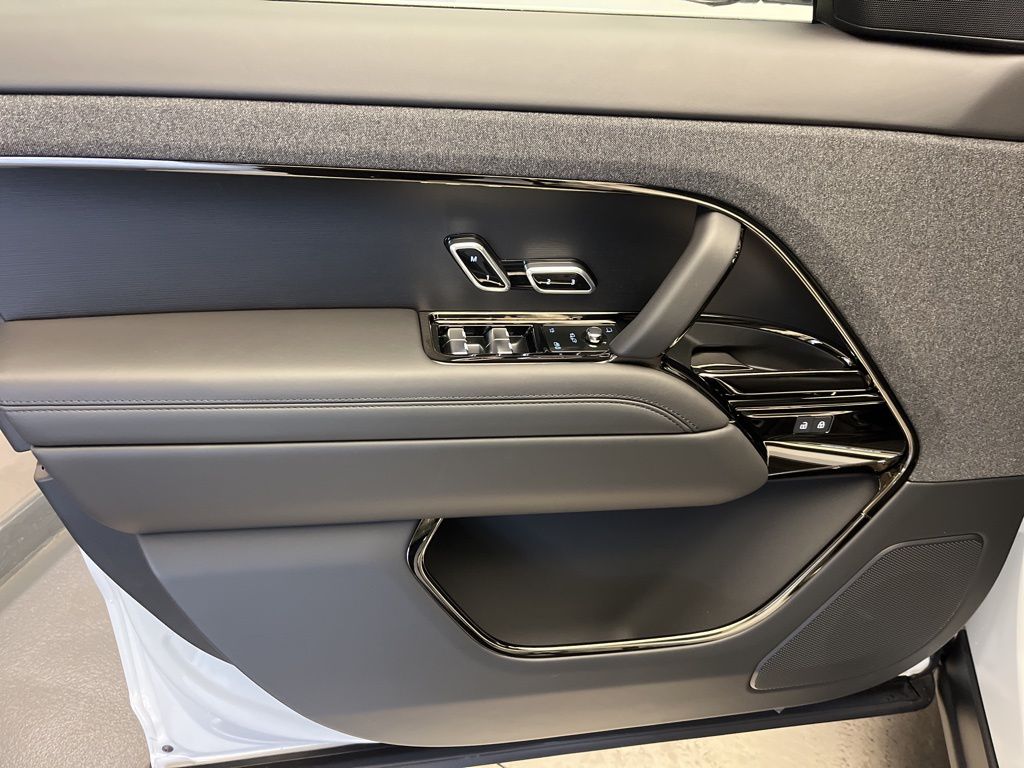 Thumbnail: 2026 Land Rover Range Rover Sport - 11