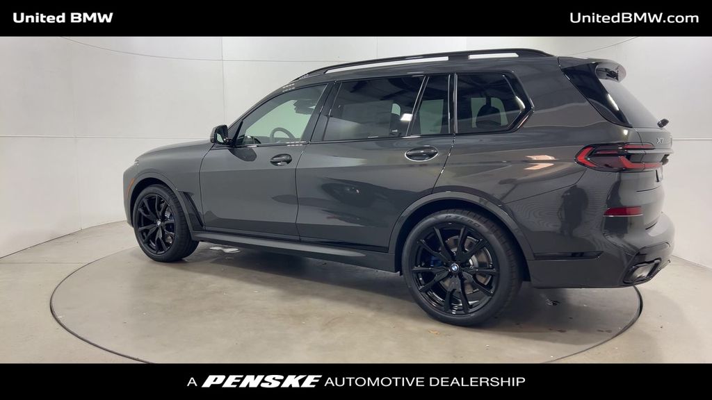 Thumbnail: 2026 BMW X7 - 6
