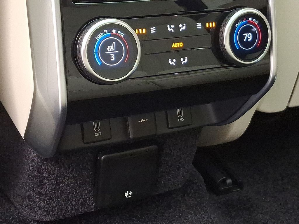 Thumbnail: 2026 Land Rover Range Rover - 7