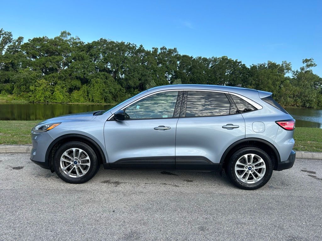 Thumbnail: 2022 Ford Escape - 3