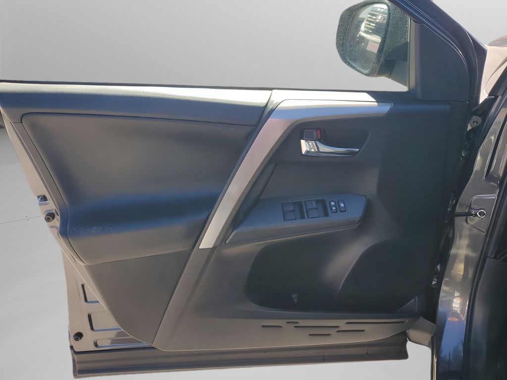 Used Car 2018 Toyota Rav4  Xle For Sale Under $25,000 In Austin, Texas