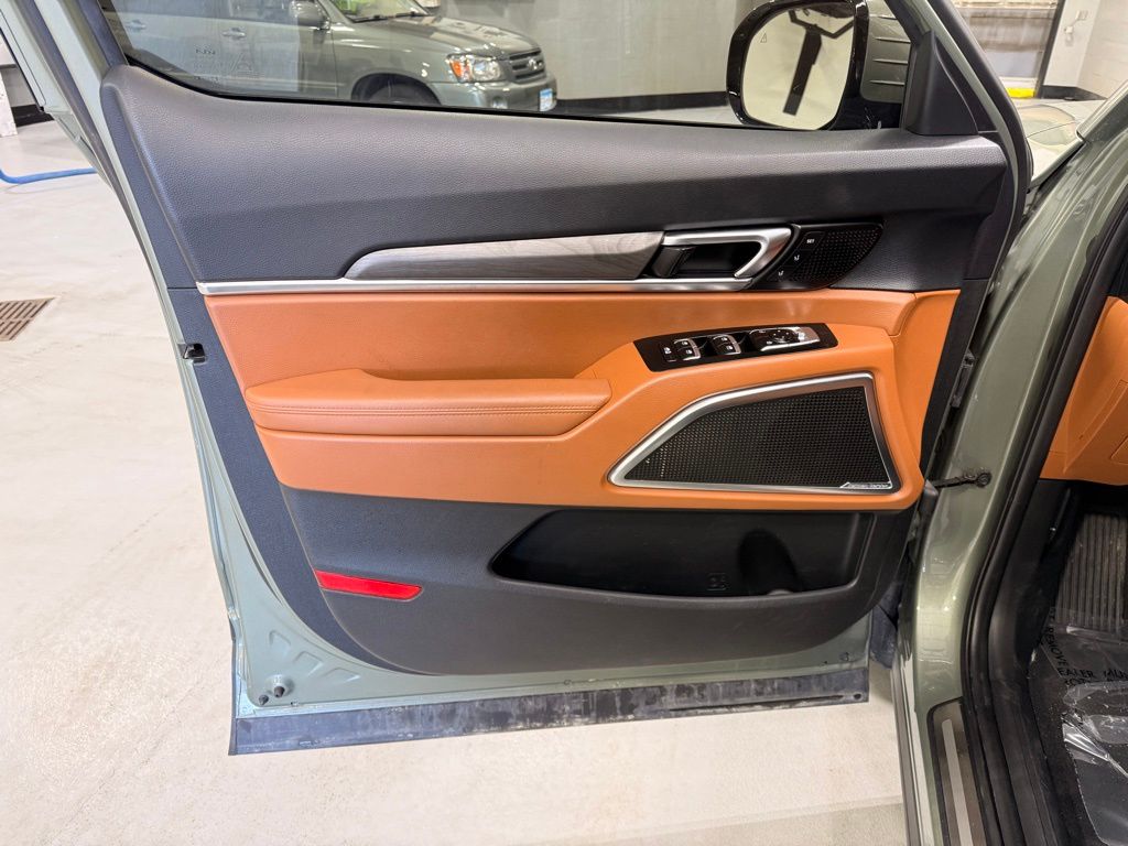 Thumbnail: 2023 Kia Telluride - 10